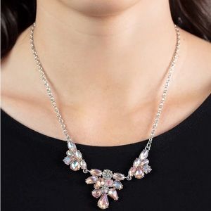 NEW Boutique Pink Iridescent & Silver Diamond Rhinestone Necklace & Earrings Set